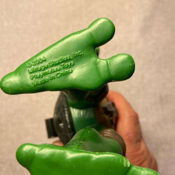 Teenage Mutant Ninja Turtle Walkie Talkie 2004 - Picture 4 of 5